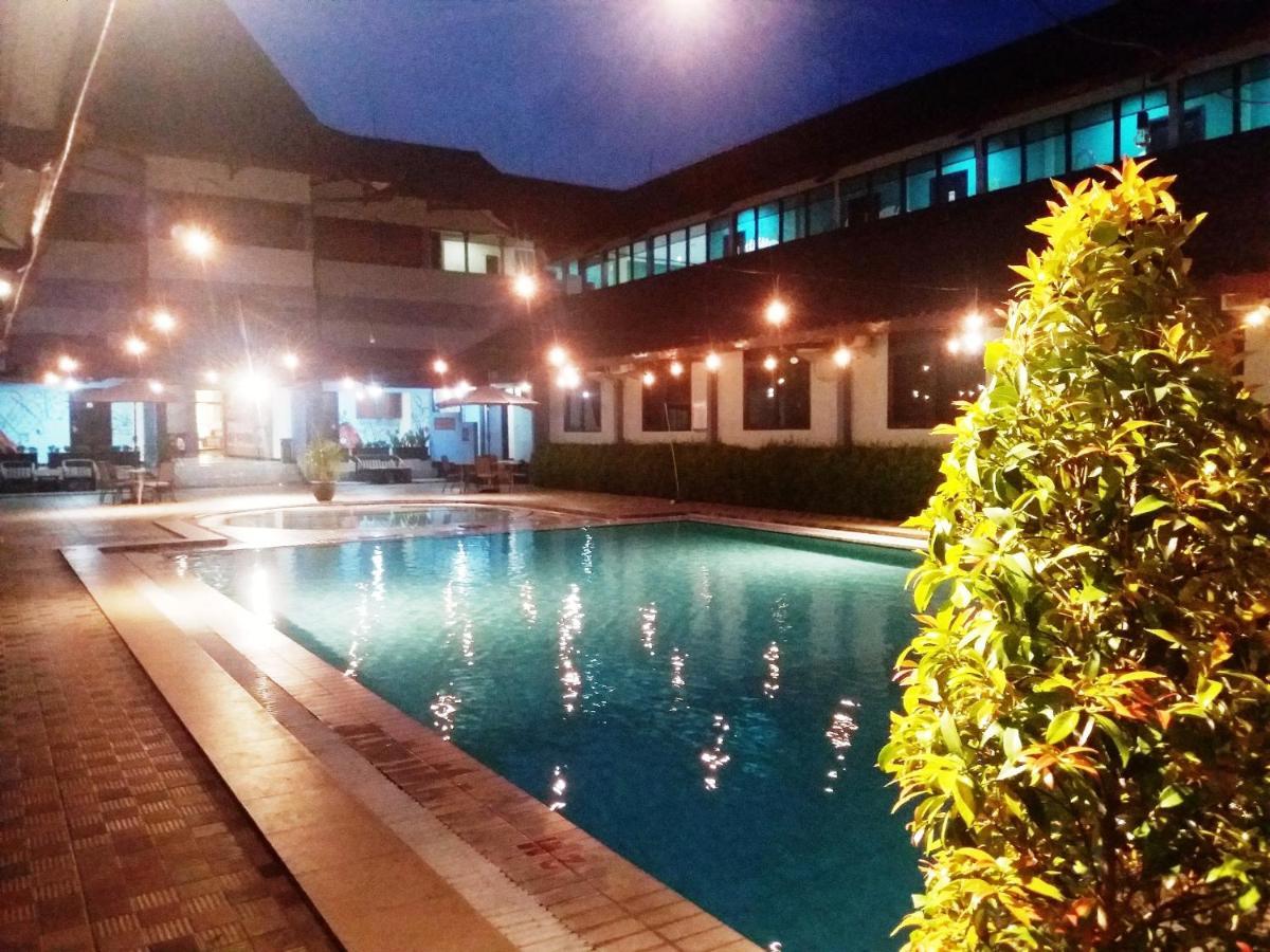 Hotel Sofia Juanda Surabaya Sidoarjo Exterior foto